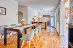 Η κουζίνα ή μικρή κουζίνα στο Georges' terrace +28 φωτογραφίες
