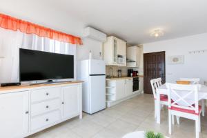 Kuchyň nebo kuchyňský kout v ubytování Villa Buraux