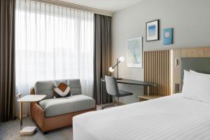 Letto o letti in una camera di Courtyard by Marriott Zurich North