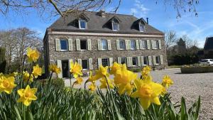 Zahrada ubytování Chambres d'hôtes & Gîtes - Domaine Les Sources + 28 fotografií