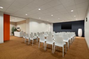 Zona business o sala conferenze di The Delphi Downtown LA