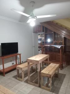 TV a/nebo společenská místnost v ubytování Hostel La Bodega