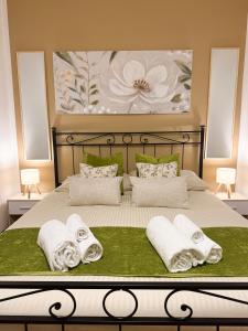 ローマにあるNEW! St Peter Roman holidays 1953のベッド(タオル付)