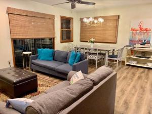 Gallery image of Lakehouse Sunset Beach 3BD,1BA in Fair Play +49 photos