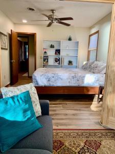 Gallery image of Lakehouse Sunset Beach 3BD,1BA in Fair Play