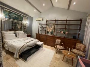 Ένα ή περισσότερα κρεβάτια σε δωμάτιο στο Loft - Gîte Non attenant à la propriété 1 à 4 personnes Sauna,piscine et parking à partager Jacuzzi en option +42 φωτογραφίες