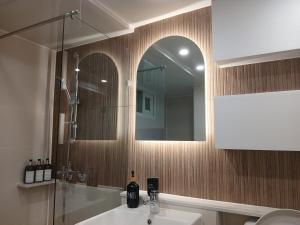 Ένα μπάνιο στο Yongsan Hyochang Park 3 minutes, breakfast included, luggage storage service +118 φωτογραφίες