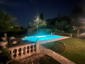 Piscina di Charming Provençal Villa with pool and garden o nelle vicinanze