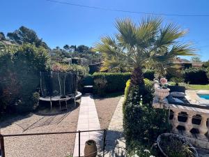 Giardino di Charming Provençal Villa with pool and garden