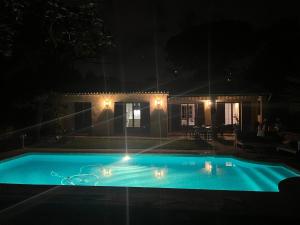 Piscina di Charming Provençal Villa with pool and garden o nelle vicinanze