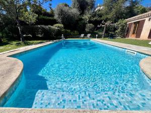 Piscina di Charming Provençal Villa with pool and garden o nelle vicinanze