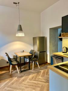 Kuchyň nebo kuchyňský kout v ubytování ART DESIGN APARTMENT 2b + 37 fotografií