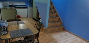 Afbeelding uit fotogalerij van 1-bdrm apartment 3 min walk to McMaster University in Hamilton