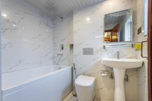 Baðherbergi á Amarawati Boutique Hotel