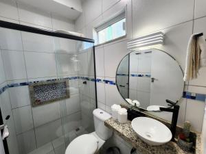 Eco House Gaivota - Cond Ville Portal das Dunas的一间浴室