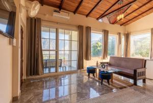 Φωτογραφία από το άλμπουμ του Cullen House σε Patwa Dunga +52 φωτογραφίες