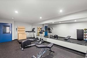 Fitness centrum a/nebo fitness zařízení v ubytování Spark by Hilton Killeen
