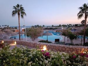 The swimming pool at or close to Bellissimo appartamento vista mare sulla piscina