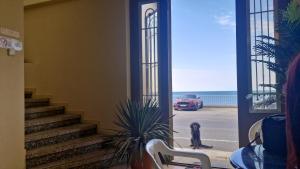 Vista generica sul mare o vista sul mare dall'interno dell'hotel