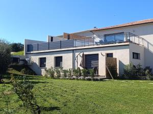 Taman di luar Dume et Coco F2 55 M2 Vue mer