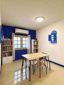 De bibliotheek in de villa
