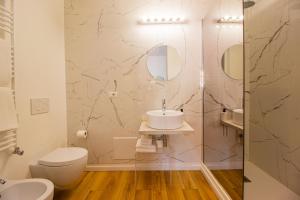 Kúpeľňa v ubytovaní Album Boutique Rooms