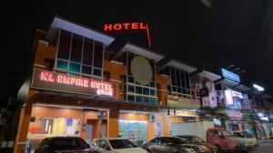Budova, kde se hotel nachází + 37 fotografií
