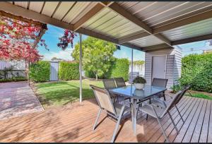 Κήπος έξω από το San Mateo Cottage +2 φωτογραφίες