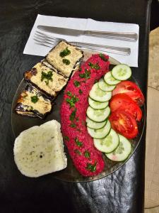 Φαγητό σε αυτός ο ξενώνας ή κάπου εκεί κοντά