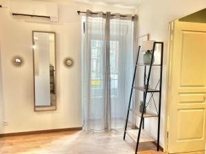 Afbeelding uit fotogalerij van Studio avec Terasse / Wifi / Parking in Ruelle-sur-Touvre