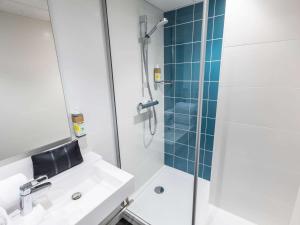 Koupelna v ubytování greet Hotel Nancy Sud