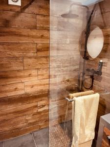 Chalet cosy entre lacs et montagnes衛浴