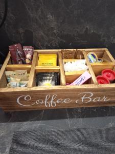 Sadržaji za pripremu kafe i čaja u objektu Studio in the central square