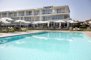 Bazén v ubytování Vision Hotel nebo v jeho okolí