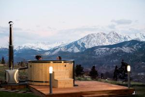 En generel udsigt til bjerge eller udsigt til bjerge taget fra lejligheden