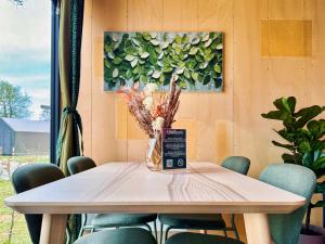 Fotografie z fotogalerie ubytování Duurzame cabin, gelegen in de natuur aan zee v destinaci Callantsoog