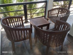 Balkon oz. terasa v nastanitvi OCEAN EDGE HIKKA