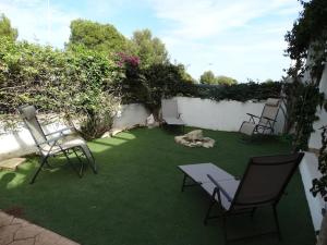 O grădină în afara Peñiscola Bel Appartement de Vacances