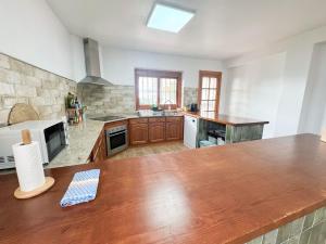 A kitchen or kitchenette at Villa Lucía - Benalmádena Costa