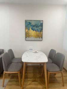 Khu vực ghế ngồi tại TMS Quy Nhơn Luxury Homestay