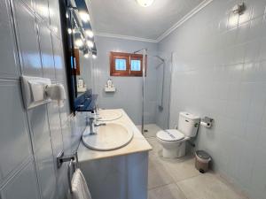 A bathroom at Villa Lucía - Benalmádena Costa