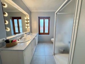 A bathroom at Villa Lucía - Benalmádena Costa