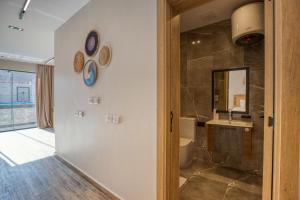 A bathroom at Beyond Pyramids View