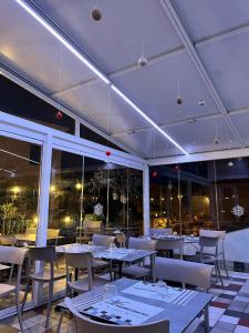Restaurace v ubytování Drommire In Plassa E Clesia