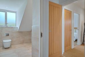 Finest Retreats - Tree View tesisinde bir banyo