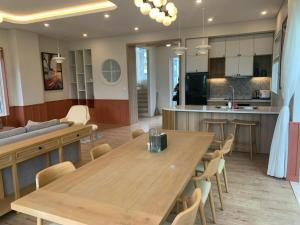 Kuchyň nebo kuchyňský kout v ubytování DREAM HOUSE 2 NovaWorld Phan Thiết