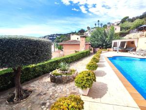 Πισίνα στο ή κοντά στο Beautiful villa with a pool