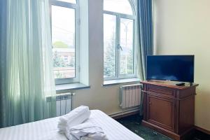 Lalaner Hotel電視和／或娛樂中心