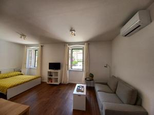 Gallery image of Apartment Lilly with Amazing City View in Hvar +40 photos