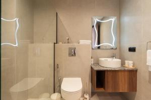 Koupelna v ubytování Cozy Studio, Maarif Balcony & Private Parking